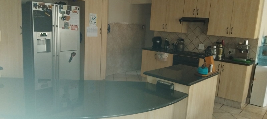 To Let 3 Bedroom Property for Rent in Island View Western Cape